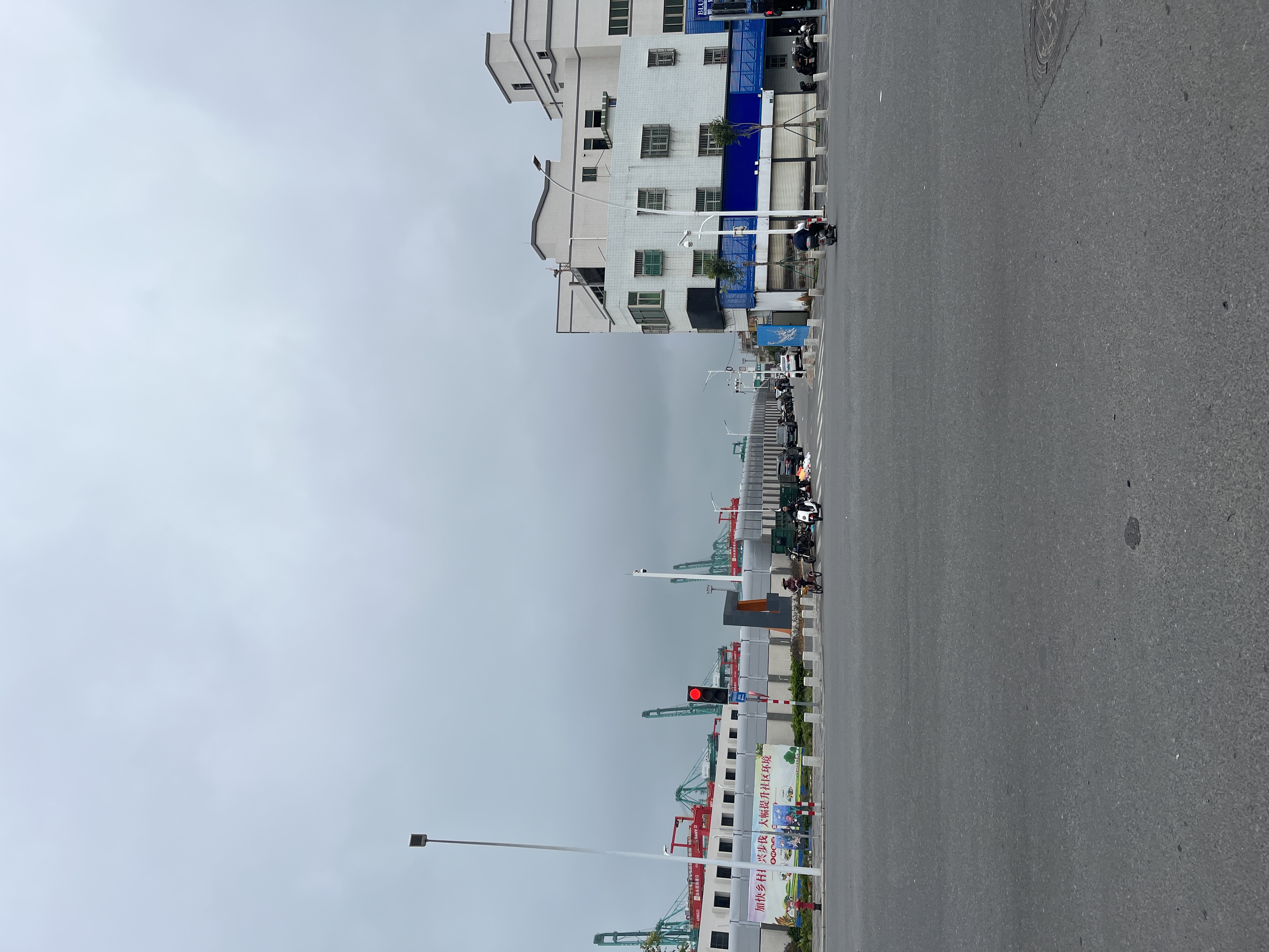 广澳红绿灯路口