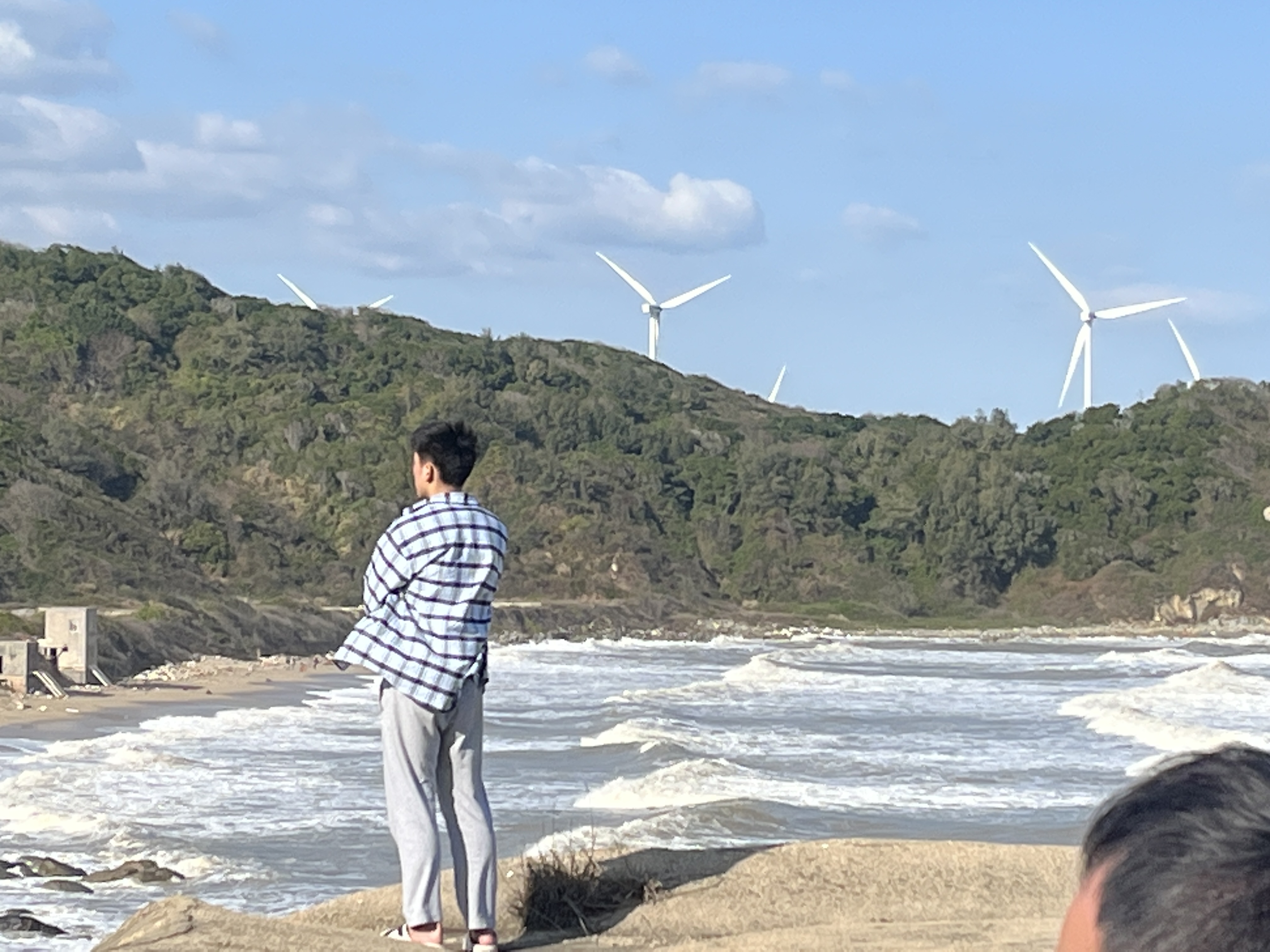 独自在海边看风景